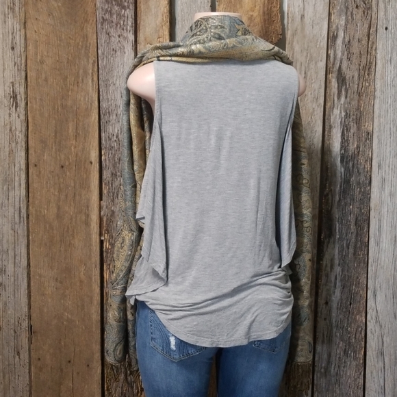 NEW! 2 PC BUNDLE! SHE&SKY TOP & PASHMINA SCARF! - Picture 8 of 8